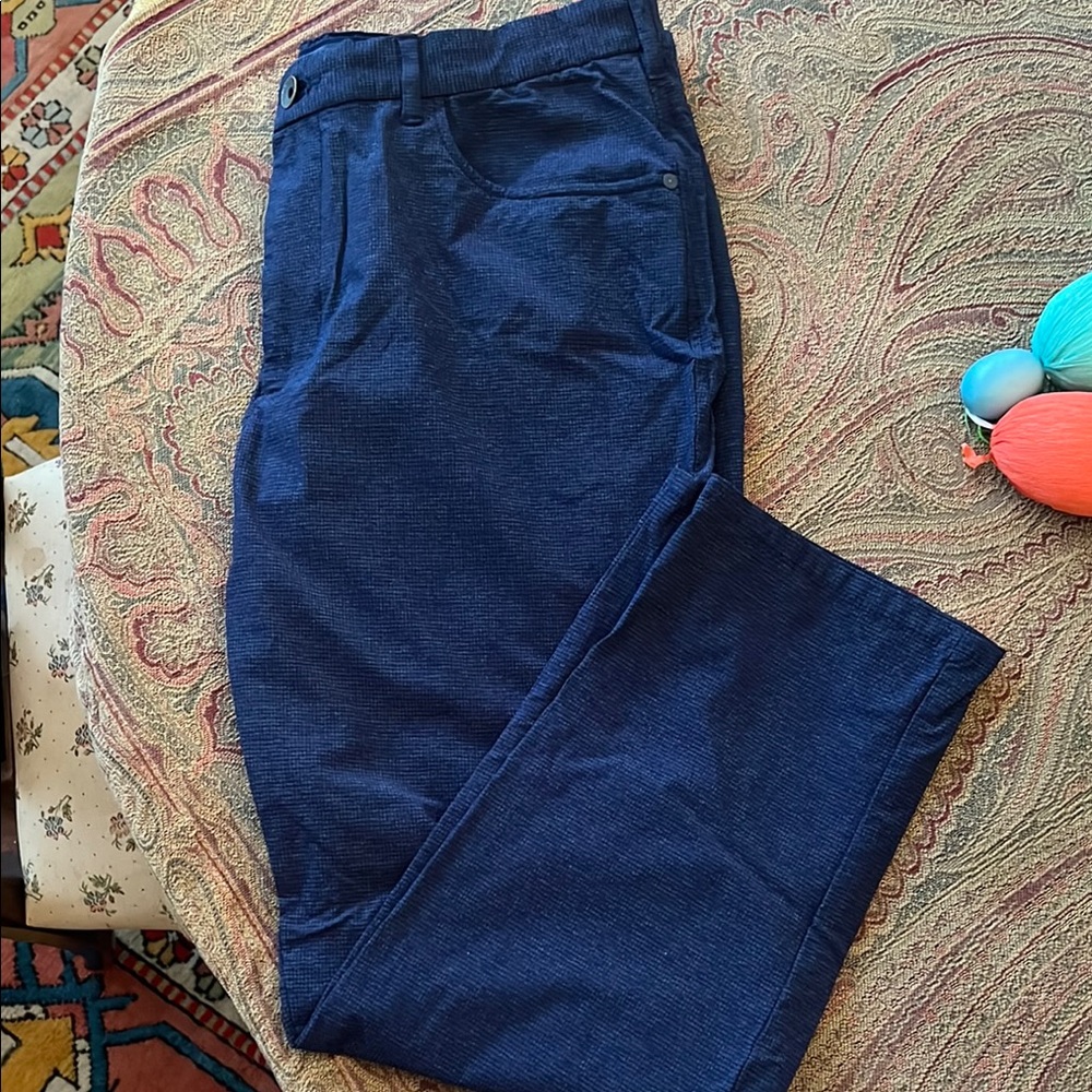 Tommy Bahama Blue Chinos Versatile and Classic